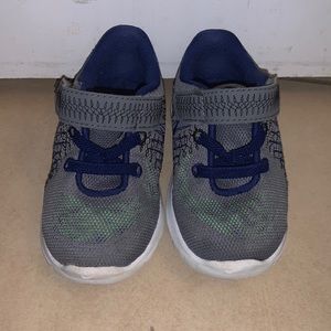 Baby Nike shoes! EUC!